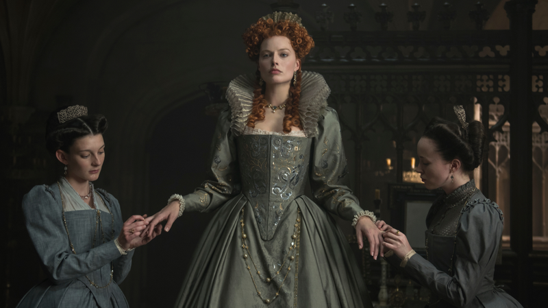 Illustration for article titled Like a costume-drama Heat, Mary Queen Of Scots keeps Saoirse Ronan and Margot Robbie apart
